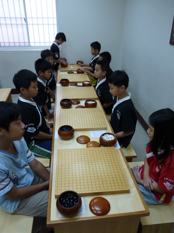 華聲中級圍棋班照片